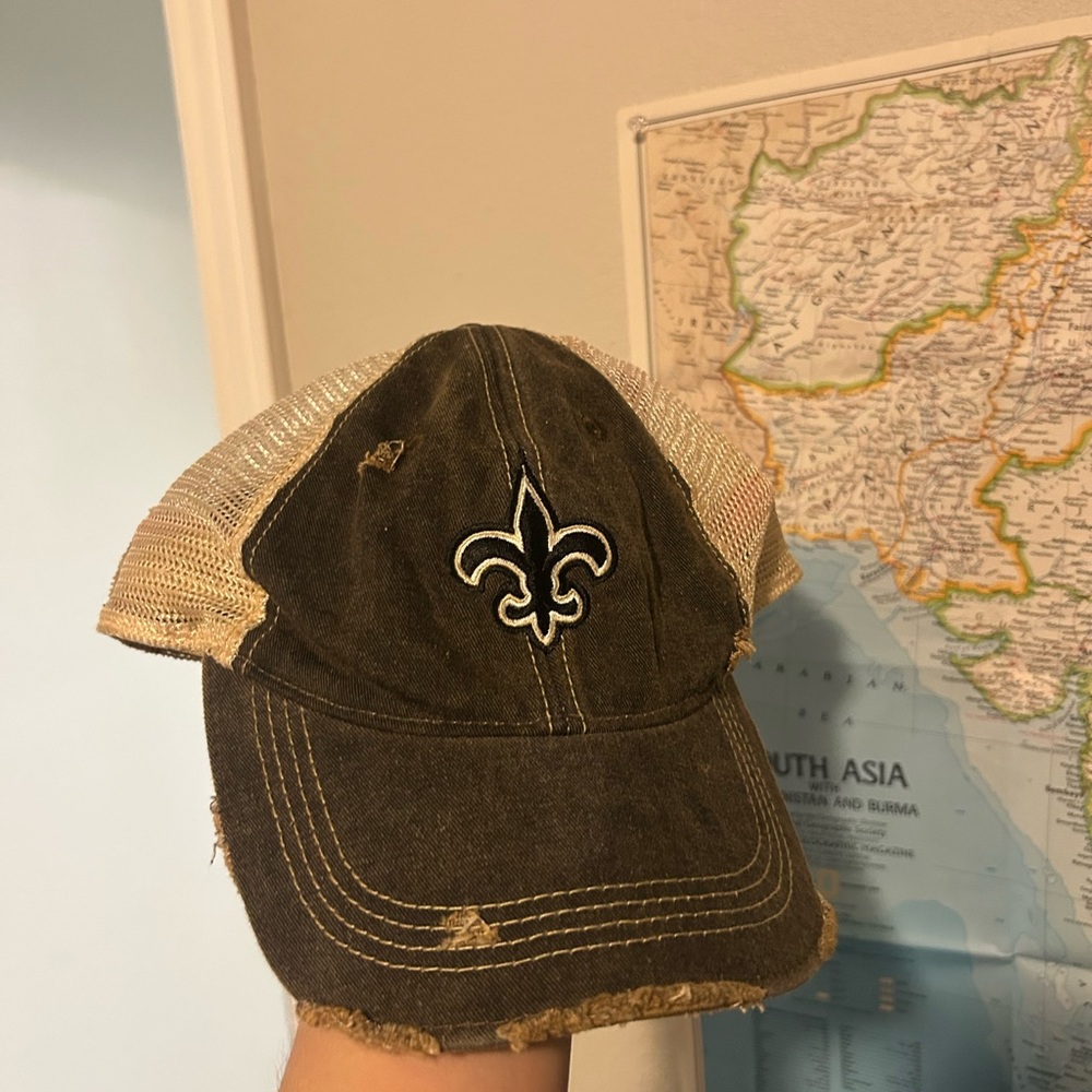 Black and Tan Cap with Fleur-de-lis